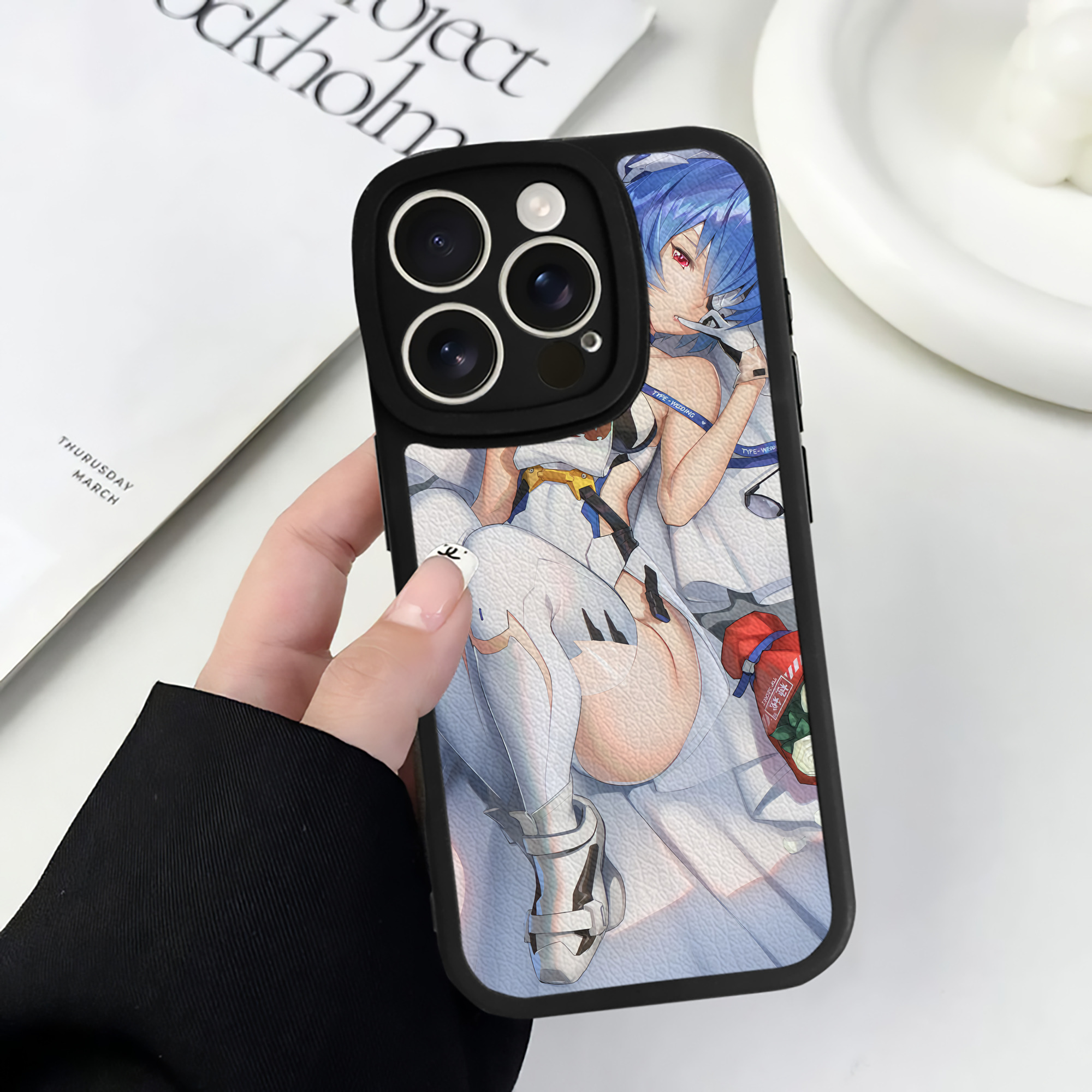（画像用） EVA 新世紀エヴァンゲリオン 【iPhone 16シリーズ対応】シリコンスマホケース（レザー調） 材質：シリコン
